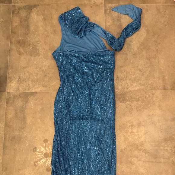 Hello Molly Sequin Midi Dress | 4 - Picture 10 of 12